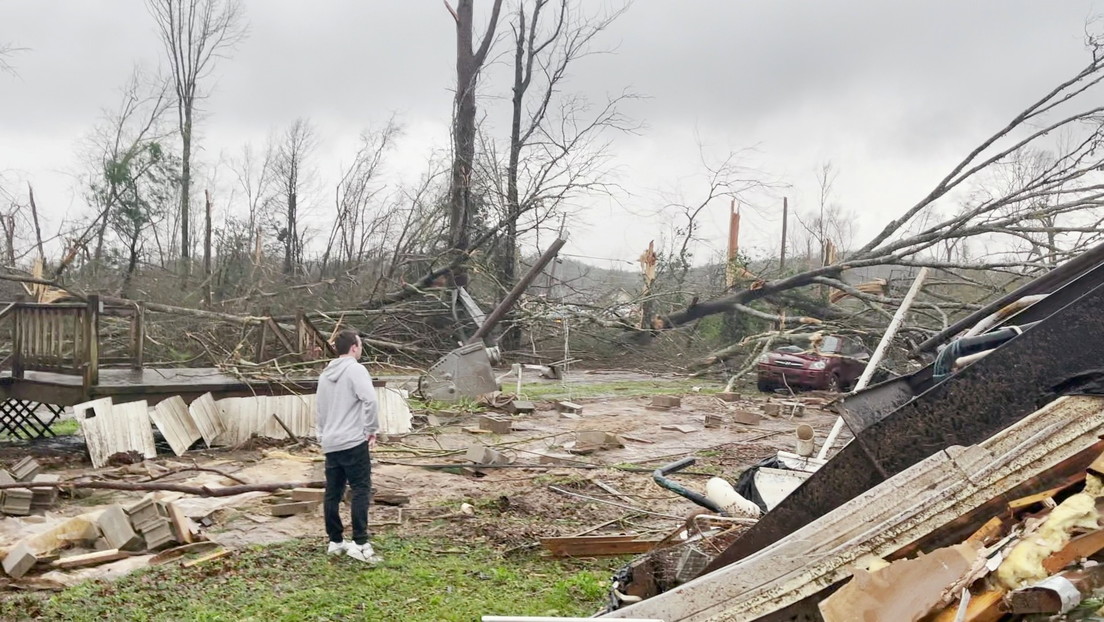 Una 'supercélula' de ocho tornados azota EE.UU., dejando al menos cinco muertos y varios heridos en Alabama