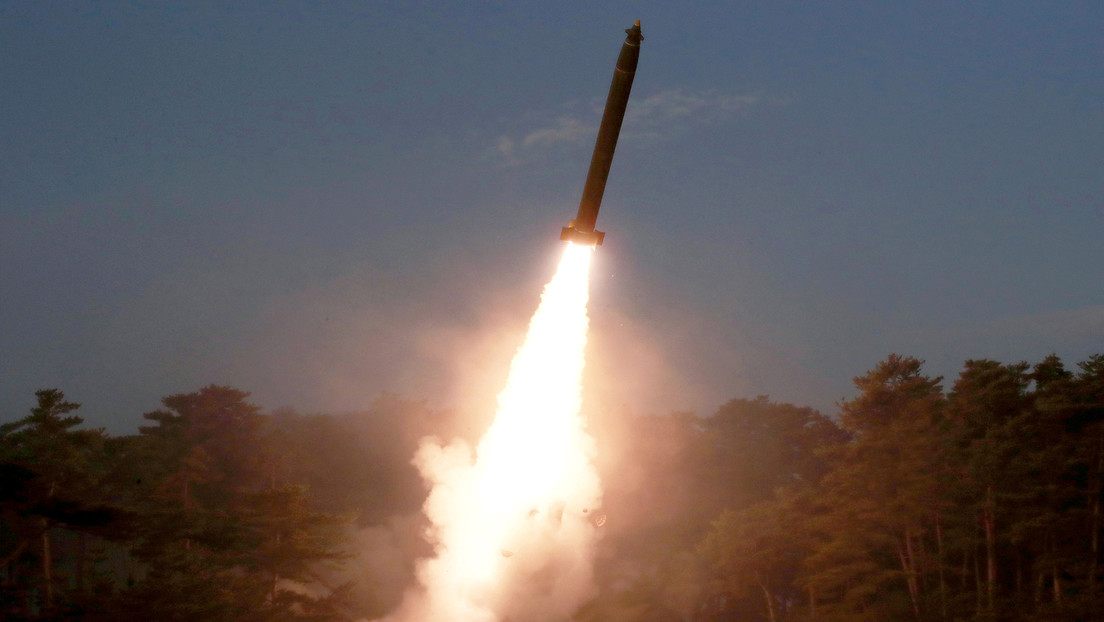 Japón afirma que Corea del Norte lanzó "un tipo de misil balístico que nunca antes había empleado"