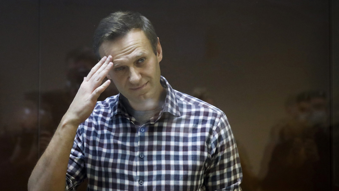El encarcelado opositor ruso Navalny anuncia una huelga de hambre y exige un médico de su elección
