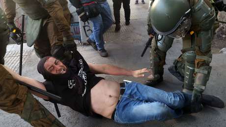 Al menos 8 detenidos en Chile durante la represión de una nueva protesta contra el Gobierno
