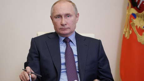 Vladímir Putin se vacuna contra el coronavirus