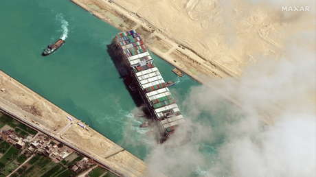 "¿Por qué solo el canal de Suez debe tener toda la diversión?": una 'app' permite encallar el Ever Given en cualquier rincón del mundo