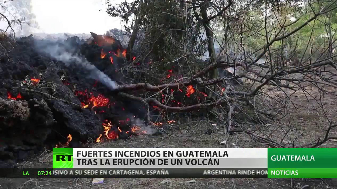 Fuertes incendios en Guatemala tras la erupción de un volcán