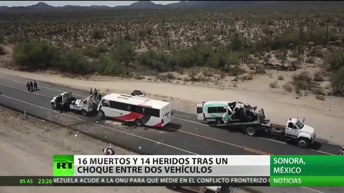 16 muertos y 14 heridos tras un choque entre dos vehículos en México
