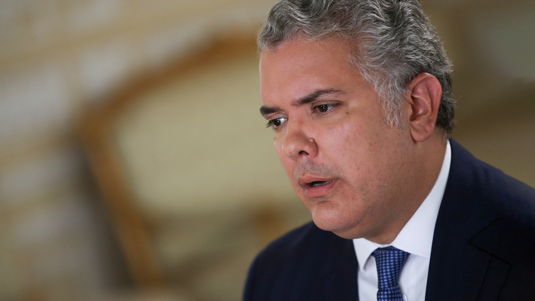 ¿Hay un divorcio entre el uribismo y el presidente de Colombia? El intento de subir los impuestos del café y el azúcar podrían tener la respuesta