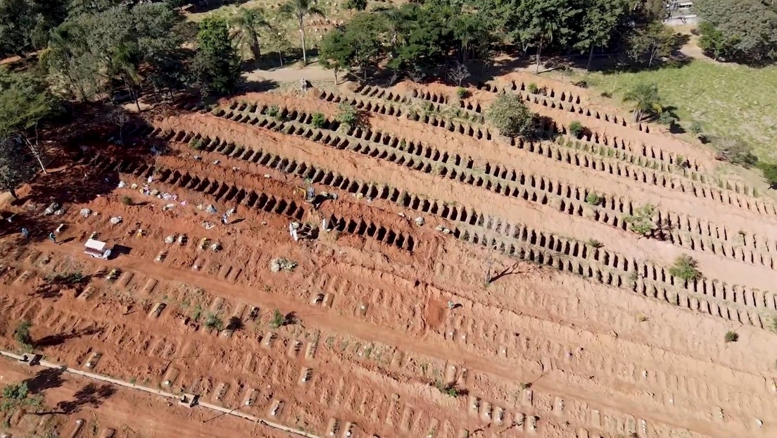 VIDEO: Cavan cientos de tumbas en Brasil ante el aumento de muertes por covid-19