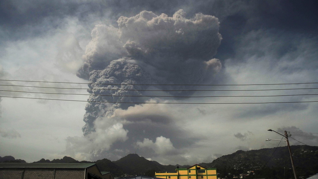 El volcán La Soufrière entra en erupción por segunda vez en el día en San Vicente y las Granadinas
