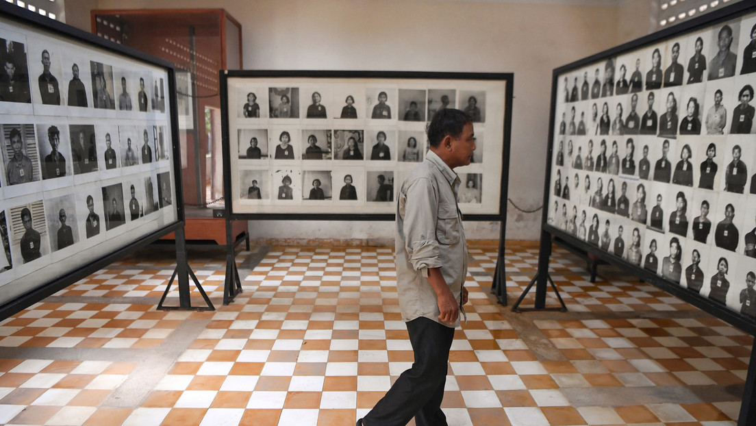 Vice publica fotos de víctimas de los jemeres rojos editadas para que parezca que sonrían y Camboya lo condena por "manipular fuentes históricas"