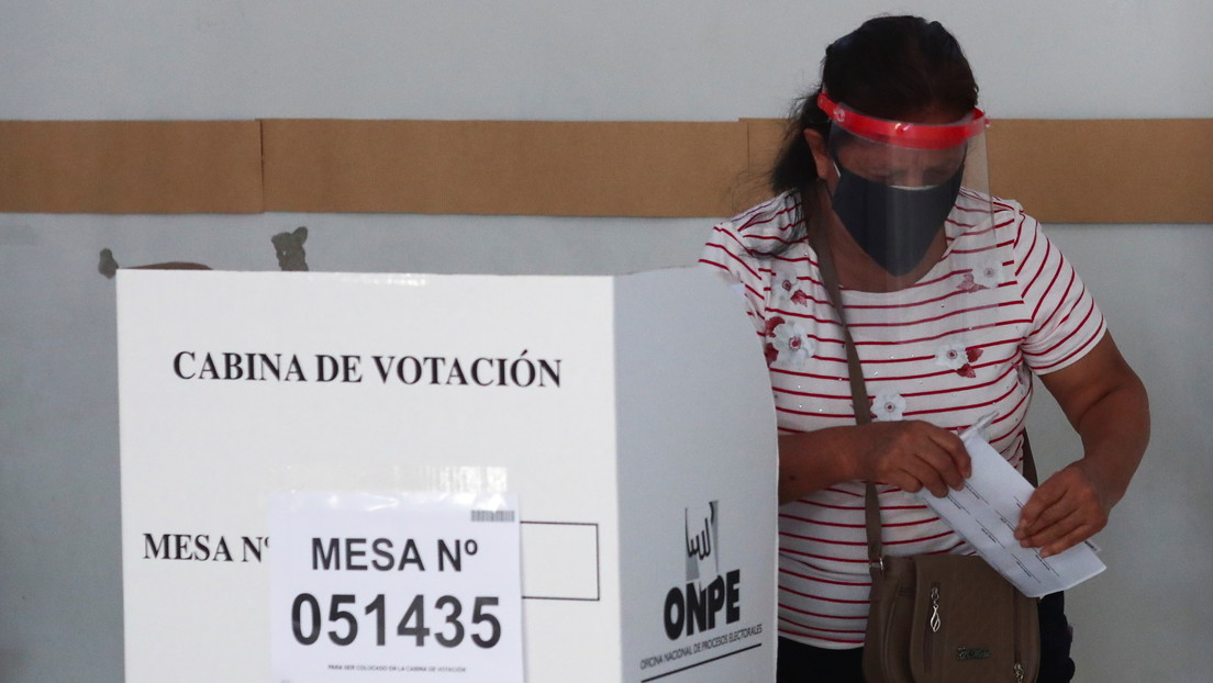 Sondeos a boca de urna: Pedro Castillo lidera en las elecciones en Perú, aunque habría segunda vuelta