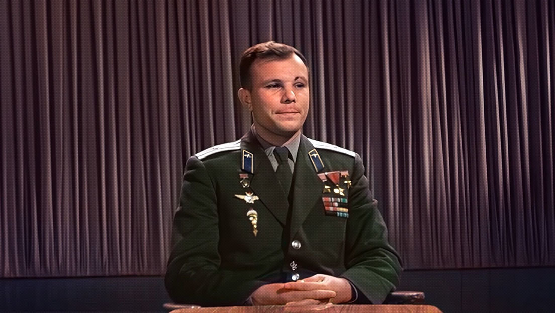 A todo color: Yuri Gagarin felicita al pueblo soviético y al mundo durante el primer Día de la Cosmonáutica