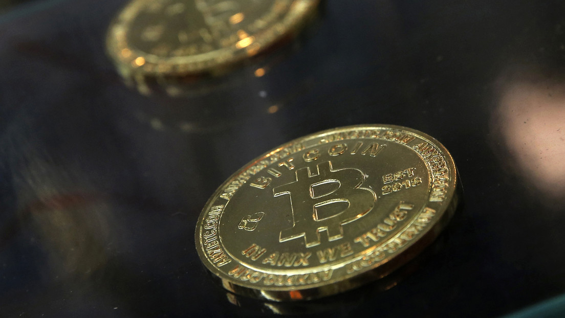 El bitcóin bate un nuevo récord de cotización al superar los 62.000 dólares