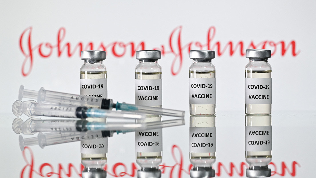Los reguladores de Salud de EE.UU. recomiendan una pausa en el uso de la vacuna de Johnson & Johnson "por precaución"