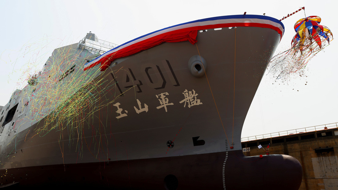Taiwán bota un nuevo buque de asalto anfibio pensado para un eventual conflicto con China