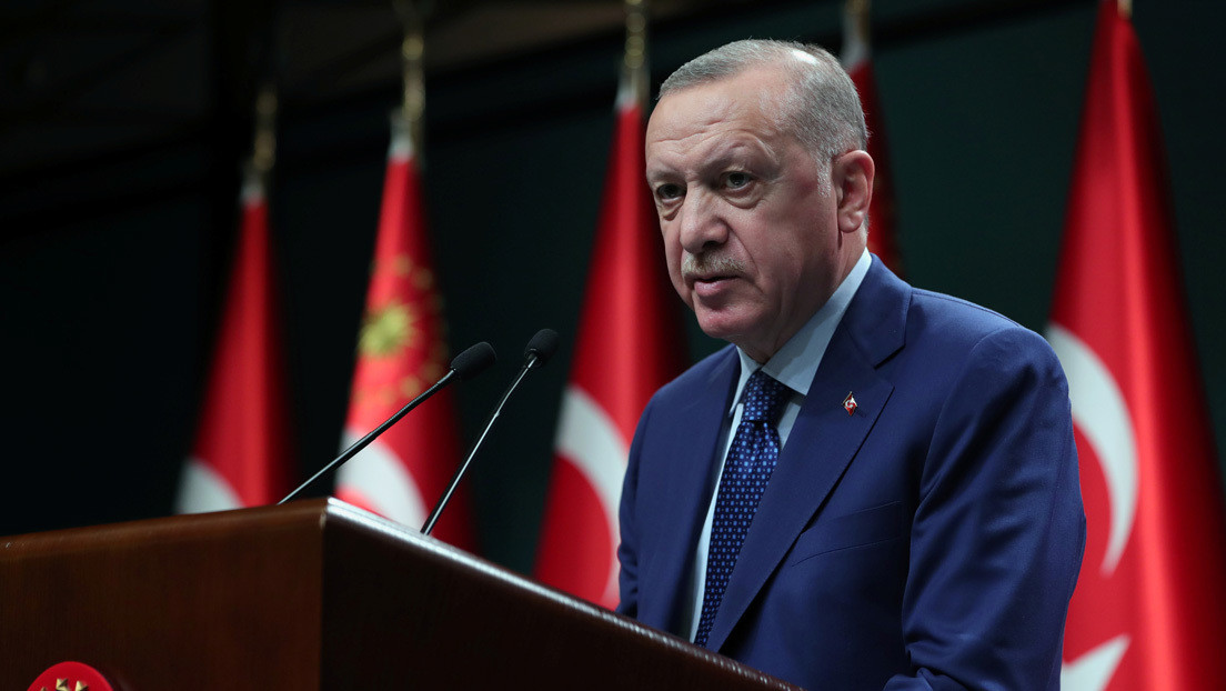Erdogan califica de "grosería" las declaraciones del primer ministro de Italia en las que este lo llamó "dictador"