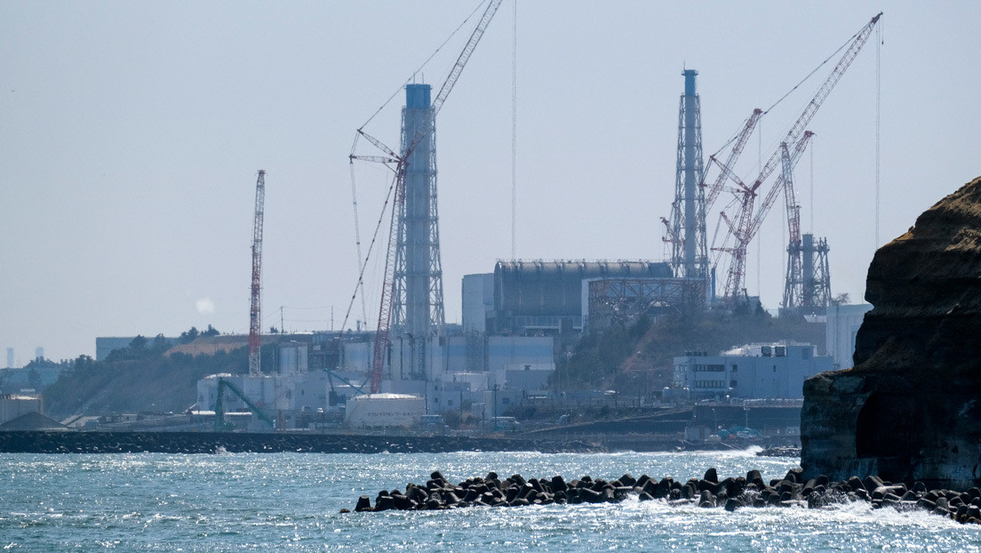 China desafía a funcionario japonés a beber agua de Fukushima si es tan segura como para ser vertida al mar