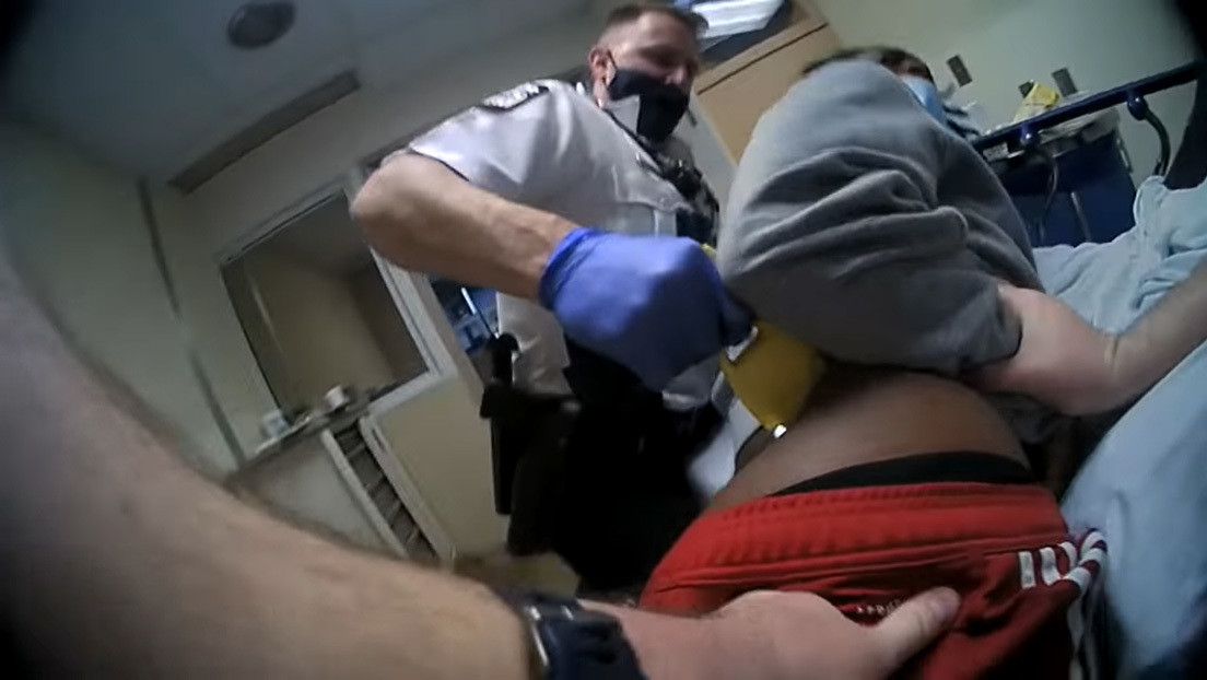 VIDEO: Forcejeo entre la Policía y un hombre en un hospital de EE.UU. termina en un tiroteo y con la muerte del sospechoso