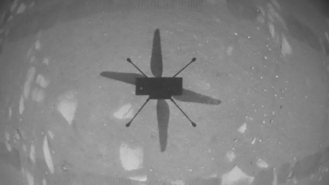 Primera imagen tomada por el helicóptero Ingenuity de la NASA durante su histórico vuelo inaugural en Marte