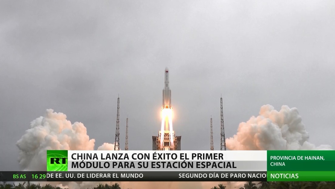 China lanza con éxito el módulo principal de su estación espacial nacional