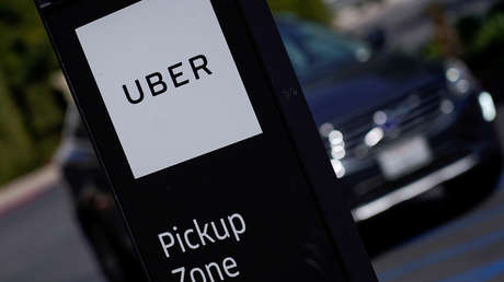 Condenan a Uber a pagar más de un millón de dólares porque sus conductores se negaron a llevar a una mujer ciega con su perro guía