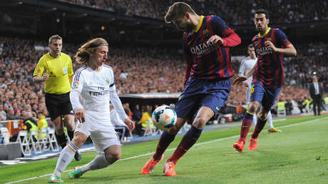 "¡Cuántos minutos quieres!": los agudos reproches de Modric a Piqué por quejarse con el árbitro al final del clásico español (VIDEO)