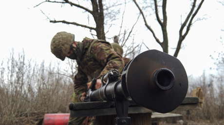 Kremlin: "Nadie pretende avanzar hacia una guerra en Ucrania, nadie acepta la posibilidad de tal guerra"