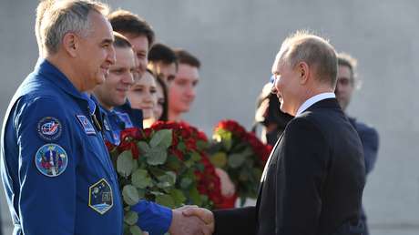 Putin: "Rusia debe mantener con dignidad el estatus de una de las principales potencias nucleares y espaciales"