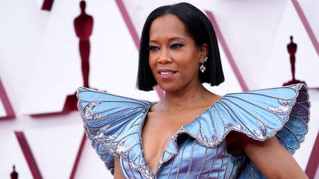 "Podría haber cambiado mis tacones por botas de marcha": actriz Regina King abre la ceremonia de los Óscar elogiando la condena contra Derek Chauvin