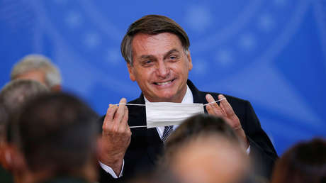 Bolsonaro llama "idiota" a una periodista que le preguntó por una foto considerada ofensiva por la oposición