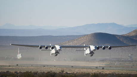 VIDEOS: El avión más grande del mundo logra un segundo vuelo de prueba exitoso