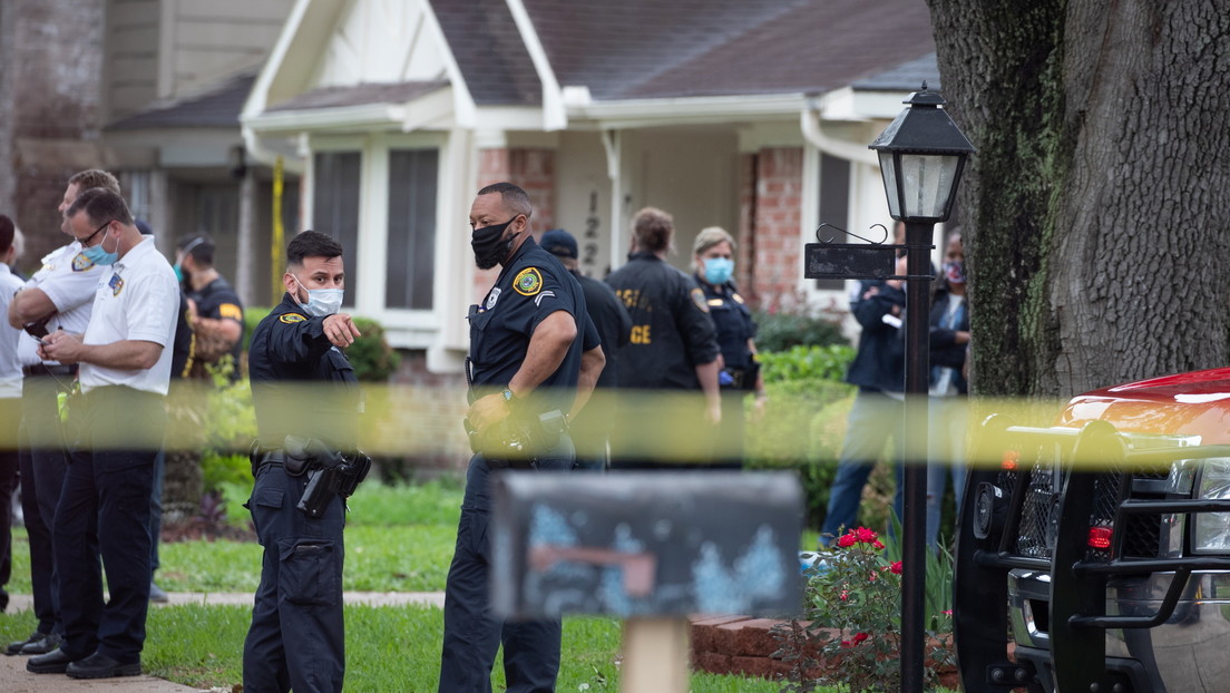 La Policía de EE.UU. investiga un posible caso de contrabando humano, tras hallar a más de 90 personas en una casa