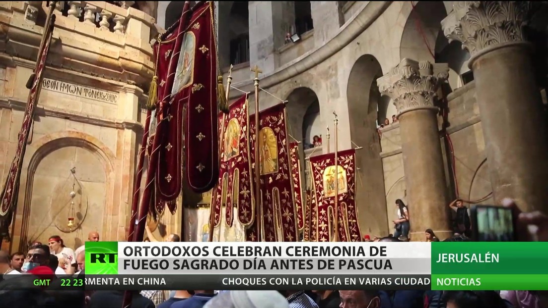 Los ortodoxos celebran la ceremonia de Fuego Sagrado en vísperas de la Pascua