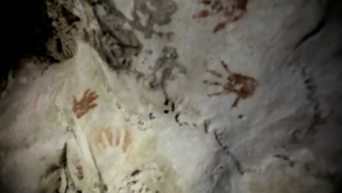 Una cueva en Yucatán esconde huellas de manos de niños de hace 1.200 años