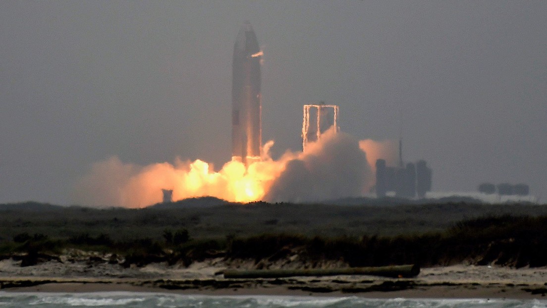 SpaceX logra aterrizar con éxito el prototipo de su cohete Starship tras cuatro fracasos consecutivos (VIDEO)