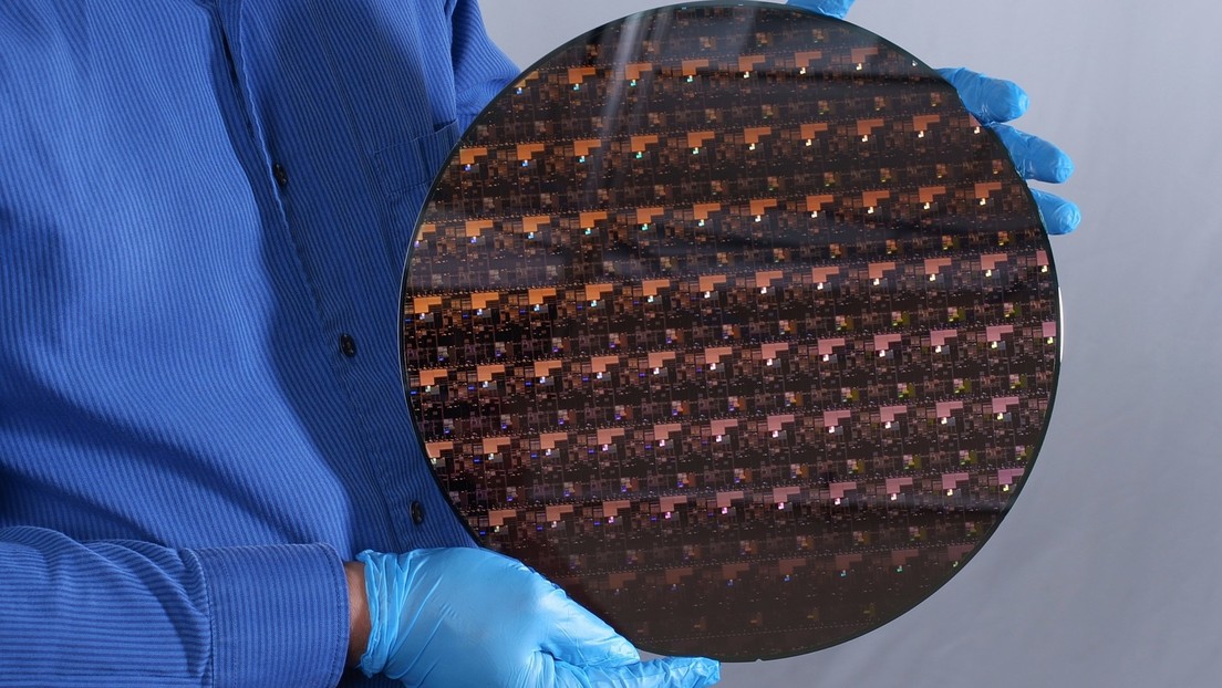 IBM anuncia el desarrollo de un chip de 2 nanómetros que aumentaría radicalmente la potencia y autonomía de los procesadores