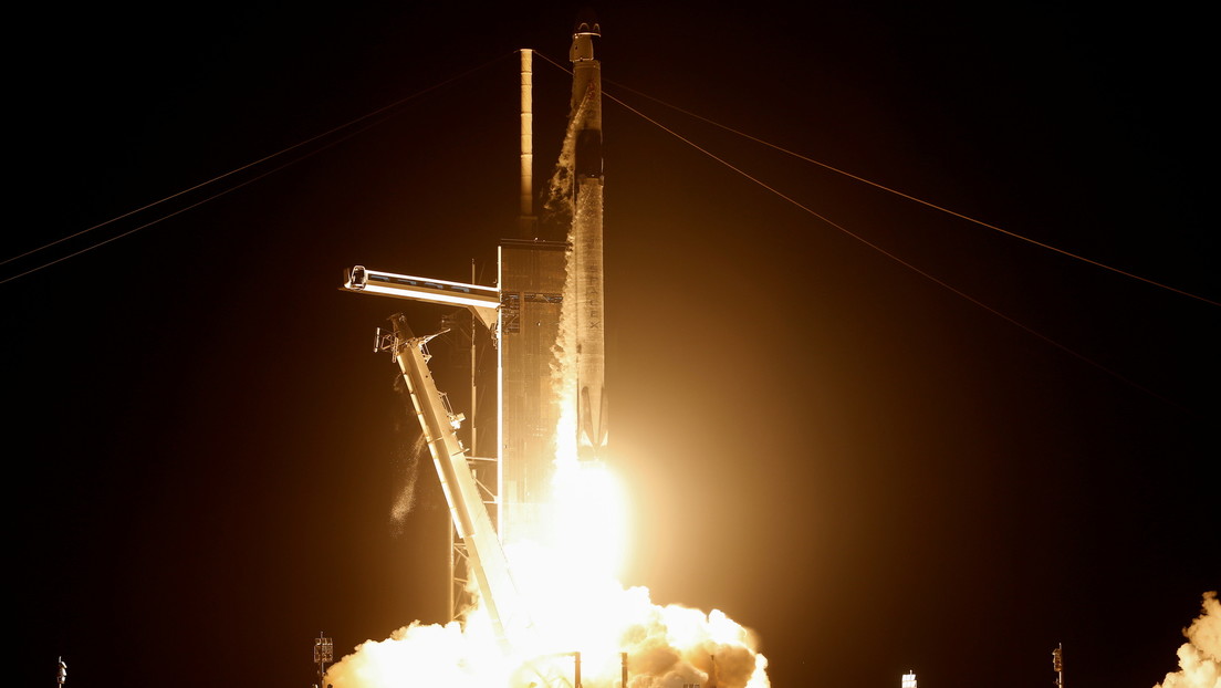 SpaceX lanzará a la Luna el primer satélite pagado en dogecoines para "sentar las bases del comercio interplanetario"