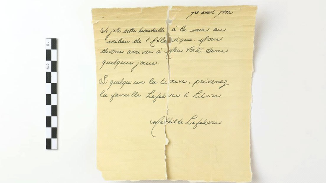"Llegaremos en unos días": Analizan una carta hallada en una botella para comprobar si la escribió una niña que iba en el Titanic