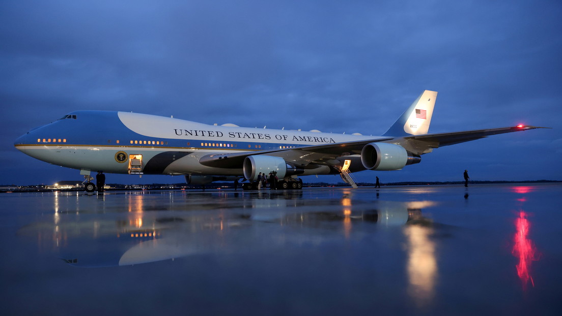 Despliegan un escuadrón en la base del avión presidencial de EE.UU. tras afirmar el conductor de un vehículo que llevaba explosivos (VIDEO)