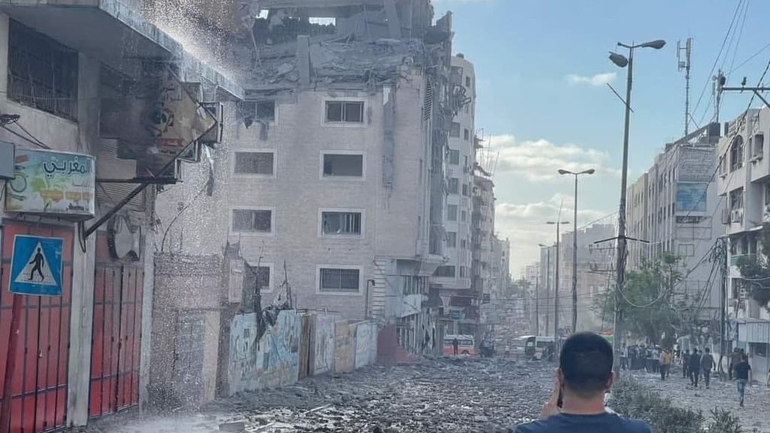 Israel ataca un edificio de la Media Luna Roja en la Franja de Gaza, dejando dos muertos y 10 heridos