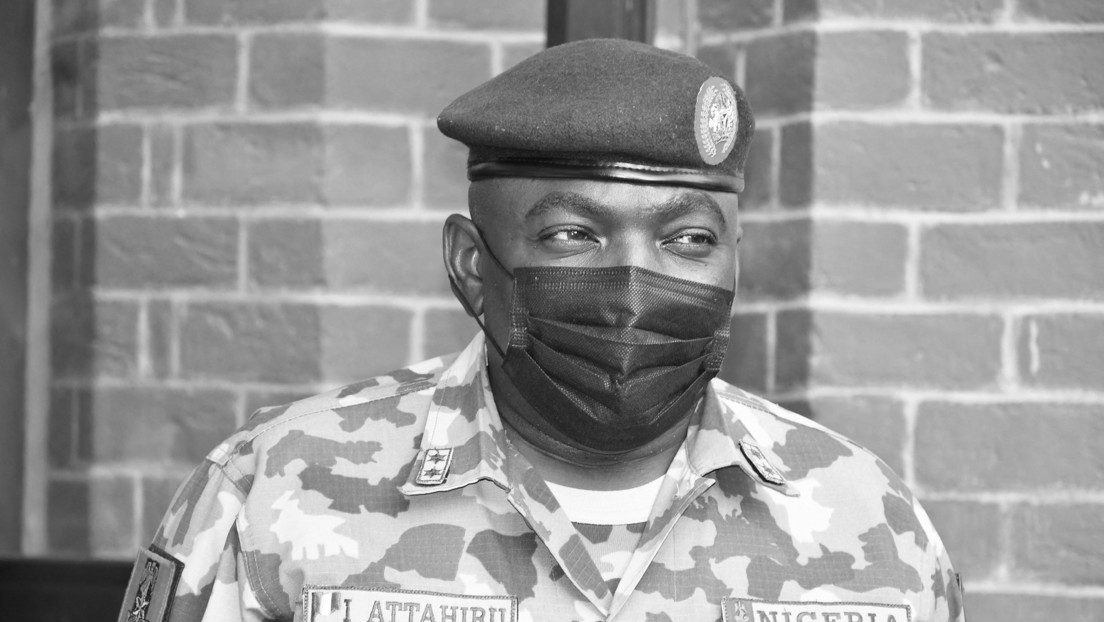 Fallece en un accidente aéreo el máximo comandante del Ejercito de Nigeria