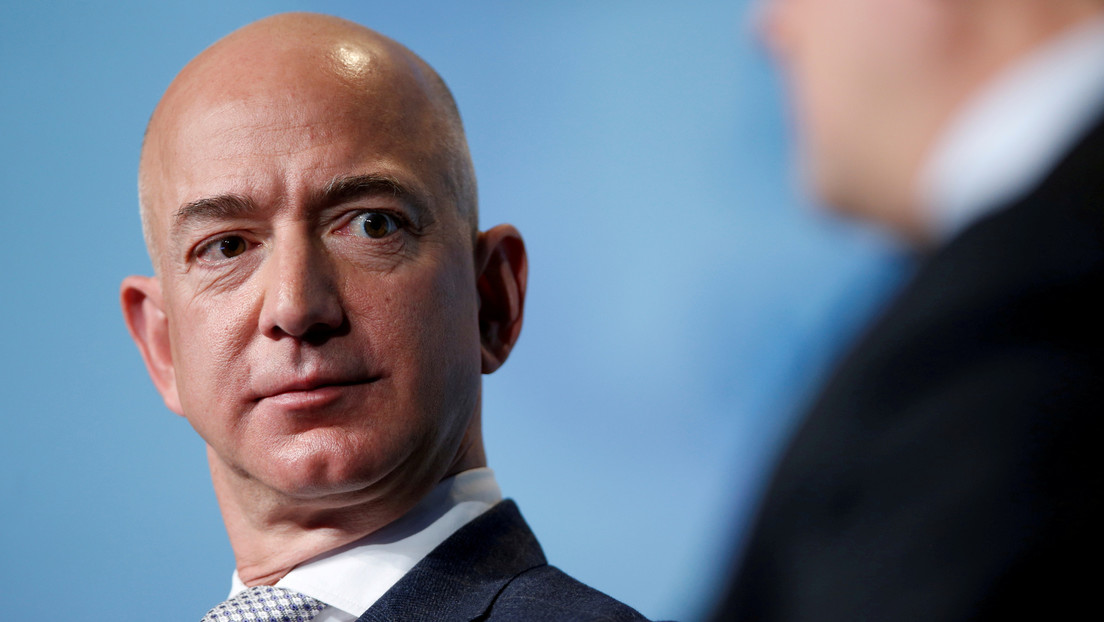 Jeff Bezos ya no es la persona más rica del mundo y por primera vez un europeo encabeza la lista de Forbes