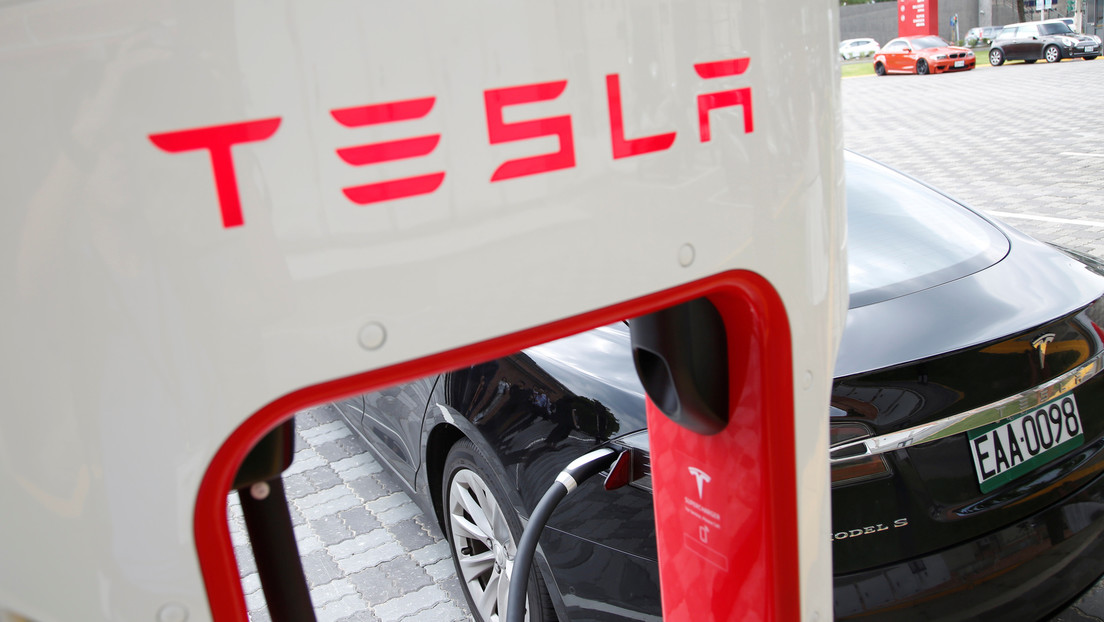 Noruega obliga a Tesla a pagar 16.000 dólares a cada demandante por reducir la autonomía y velocidad de carga de sus autos