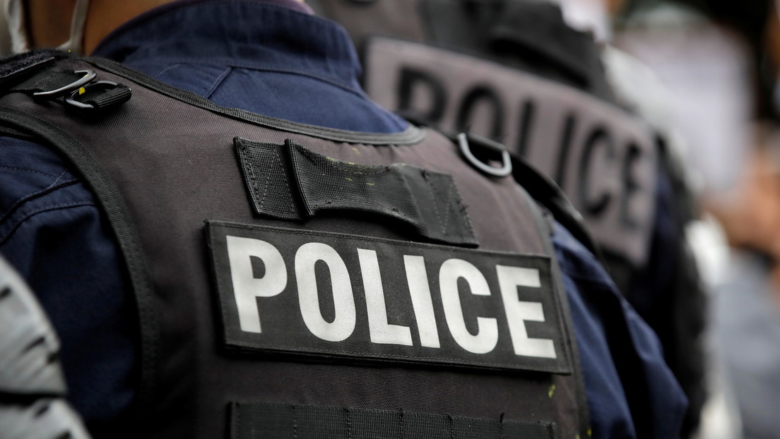 Ataque con cuchillo deja a una policía herida de gravedad en Francia