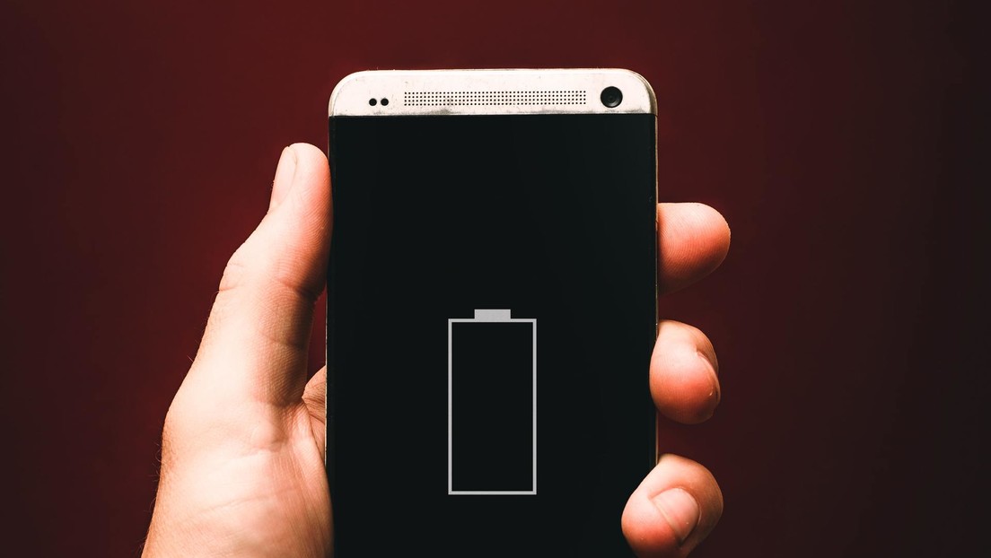 "Los mejores asesinos de teléfonos": Estas son las aplicaciones que más descargan la batería de los móviles