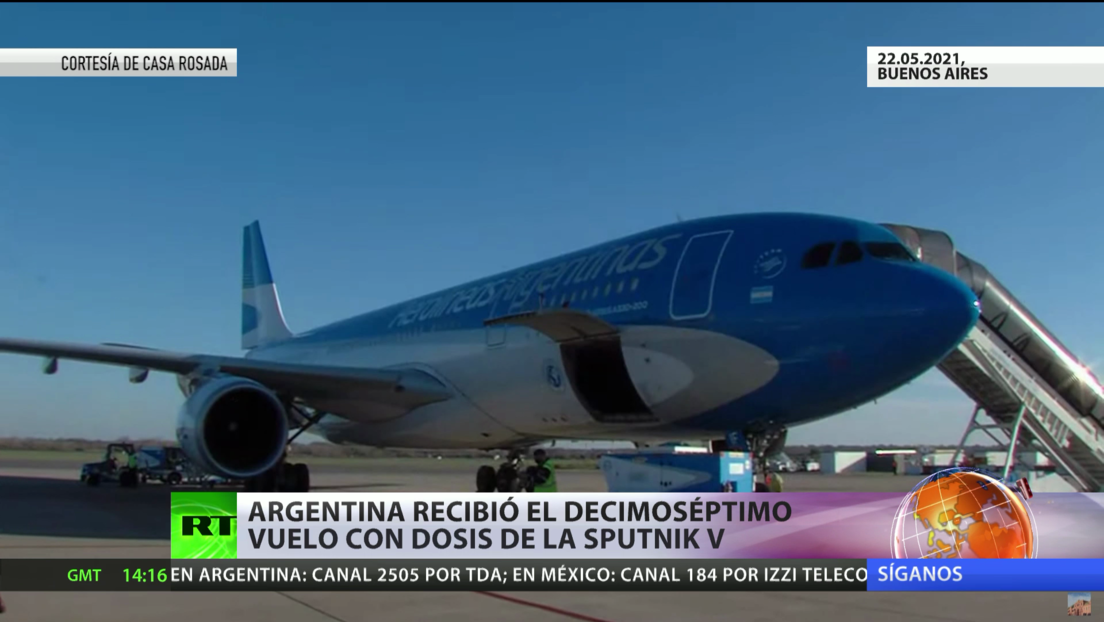 Argentina recibe un nuevo cargamento de la vacuna Sputnik V y el presidente de Bolivia se inocula con el fármaco