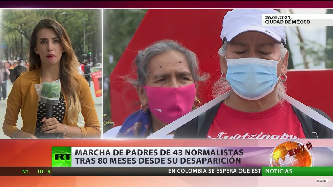 México: Los padres de los 43 normalistas se manifiestan a los 80 meses de su desaparición