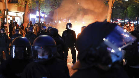 "Furia ciega y destructiva": Al menos 93 policías heridos y más de 350 manifestantes detenidos en las protestas en Berlín (VIDEOS)