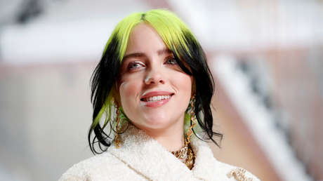 "Haz lo que quieras cuando quieras y a la mierda todo lo demás": Billie Eilish luce un corsé para la portada de British Vogue