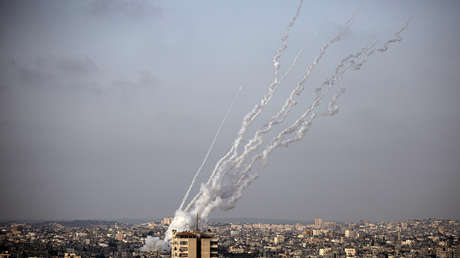 Al menos 20 palestinos muertos por ataques aéreos israelíes sobre la Franja de Gaza en respuesta al ataque con cohetes de Hamás