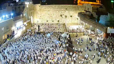 VIDEO: Nacionalistas israelíes celebran el incendio cerca de la mezquita de Al Aqsa