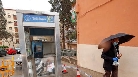 Detienen a un hombre que llamó casi 9.000 veces a los servicios de emergencia para insultar a los operadores
